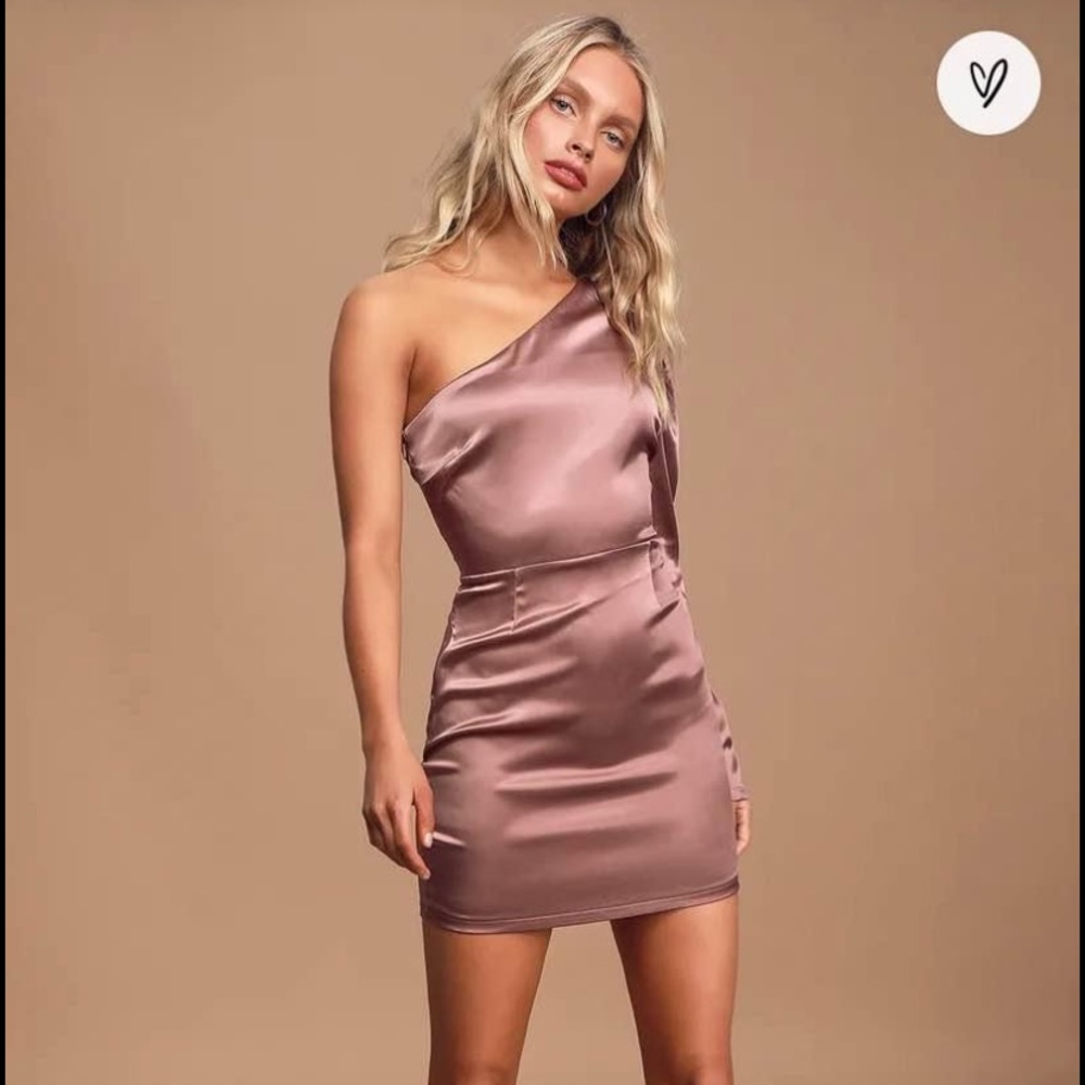 Lulus’s one shoulder dress NWT!